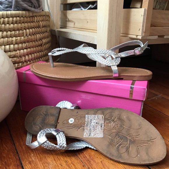 Silver Braided Size 9 Rope Style Design Sandals - Picture 7 of 7